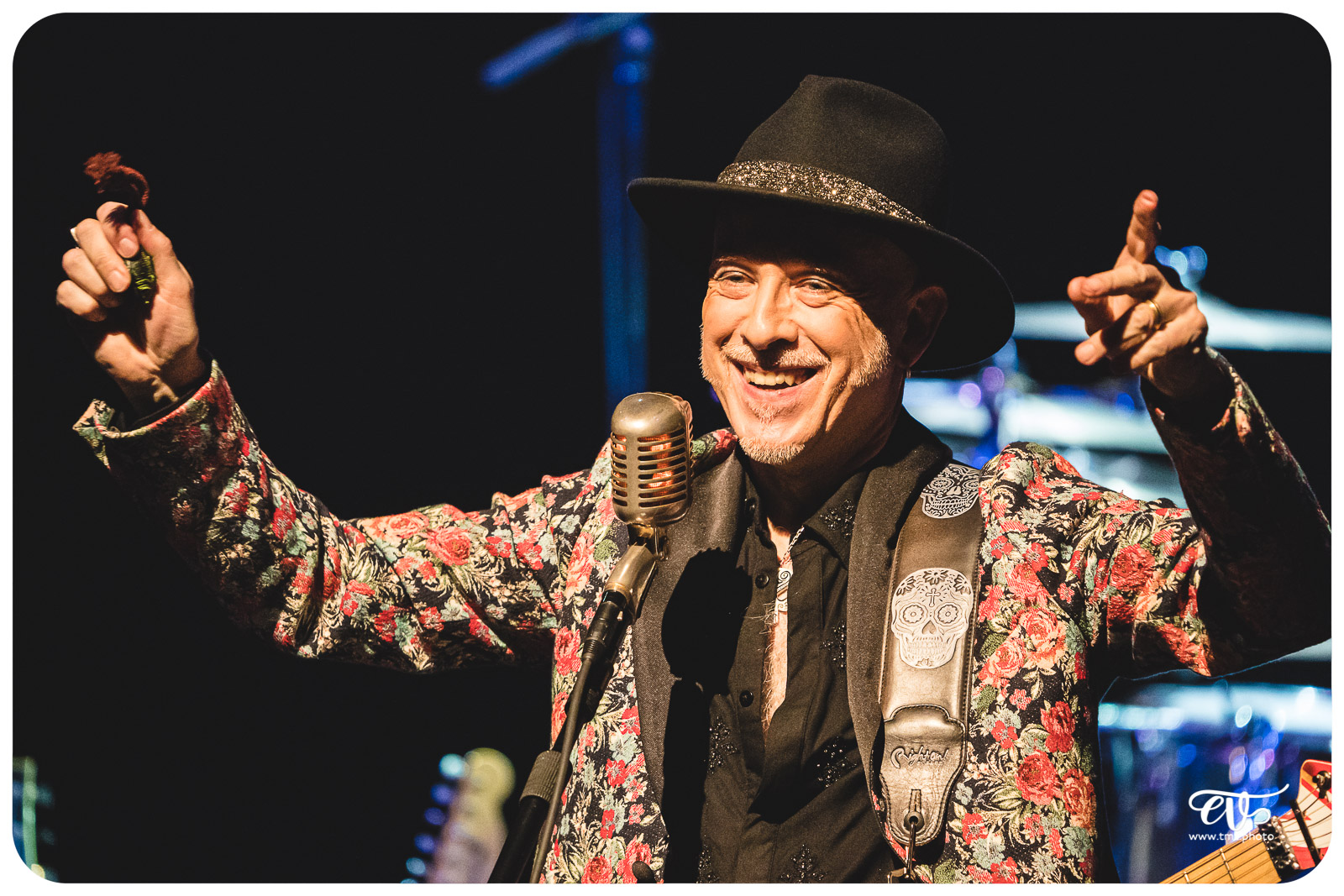 L'HISTOIRE DU ROCK EN 13 GUITARES